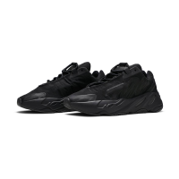 Кроссовки Adidas Yeezy Boost 700 Tripple Black черные