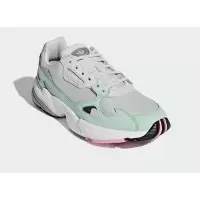 Кроссовки Adidas Falcon бежевые с зеленым